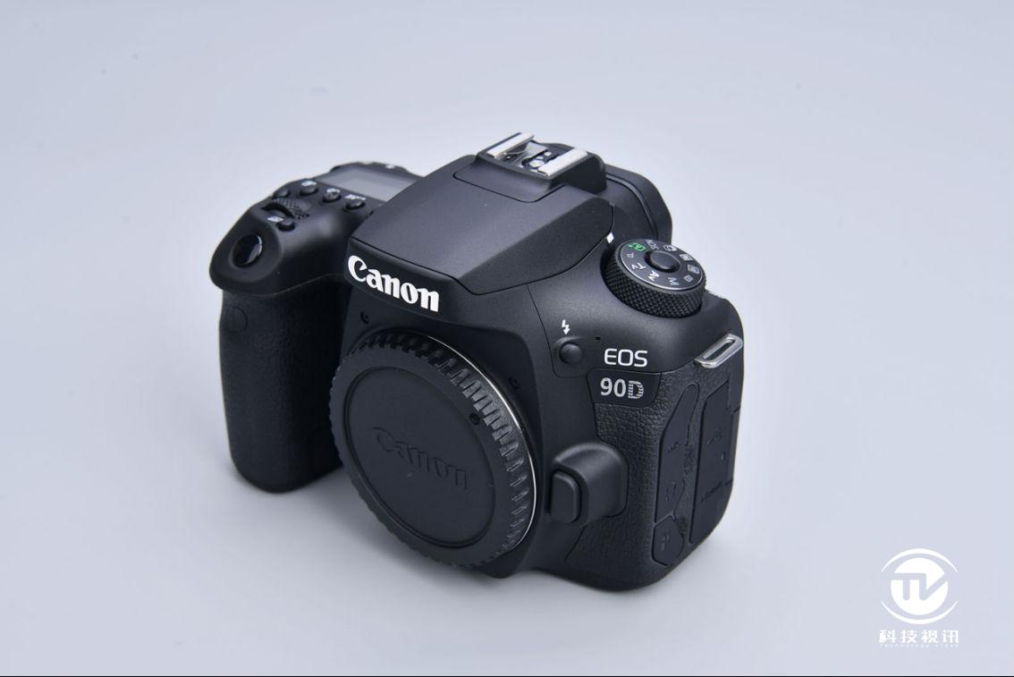 兼具专业与灵活的机身构造 佳能eos 90d 套机外观解析