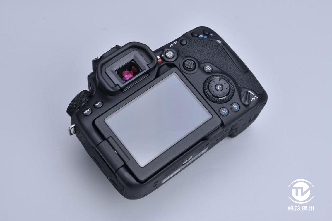 兼具专业与灵活的机身构造 佳能eos 90d 套机外观解析