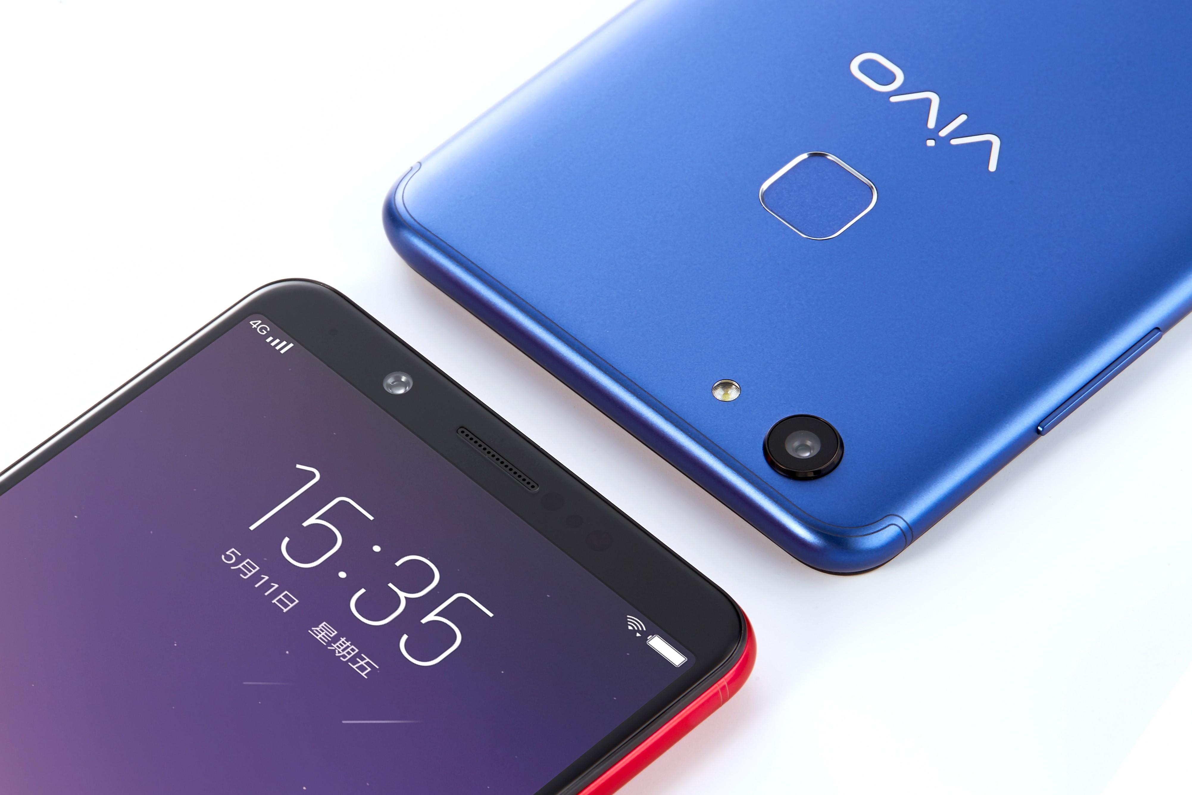 多彩个性的配色人工智能jovivivoy75s四色图赏